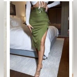SHEIN Green Pencil Skirt with Side Slit